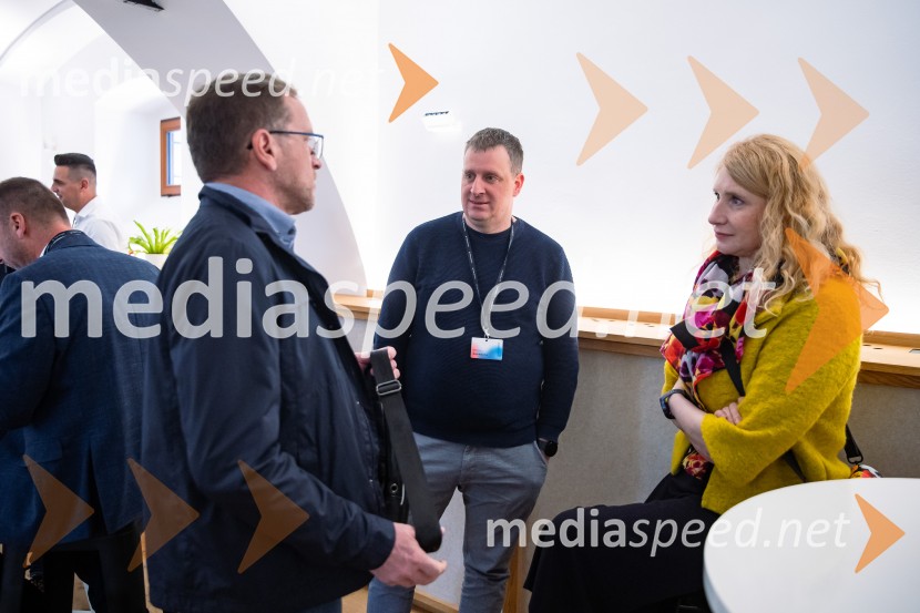 DigitalniUm, Digitalni preskok v proizvodnji