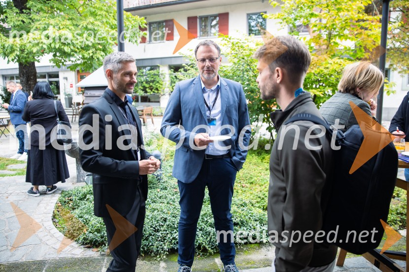 DigitalniUm, Digitalni preskok v proizvodnji
