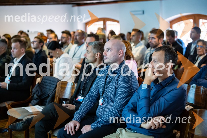 DigitalniUm, Digitalni preskok v proizvodnji
