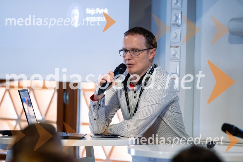 DigitalniUm, Digitalni preskok v proizvodnji