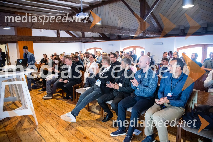 DigitalniUm, Digitalni preskok v proizvodnji
