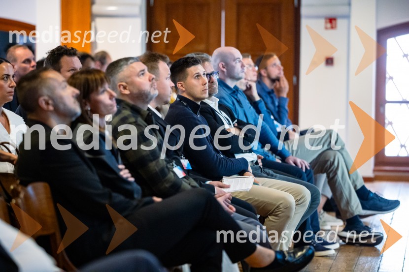 DigitalniUm, Digitalni preskok v proizvodnji