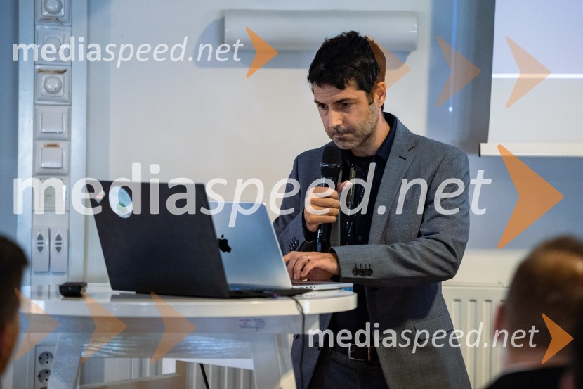 DigitalniUm, Digitalni preskok v proizvodnji