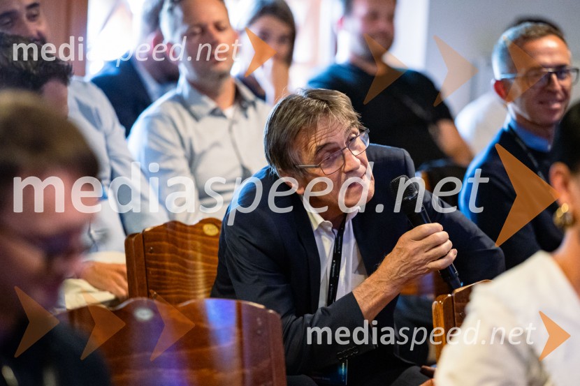 DigitalniUm, Digitalni preskok v proizvodnji