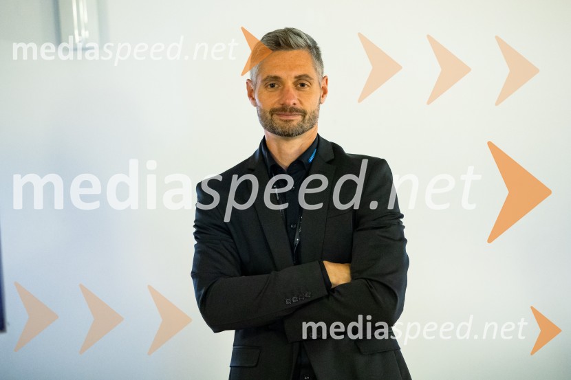 DigitalniUm, Digitalni preskok v proizvodnji