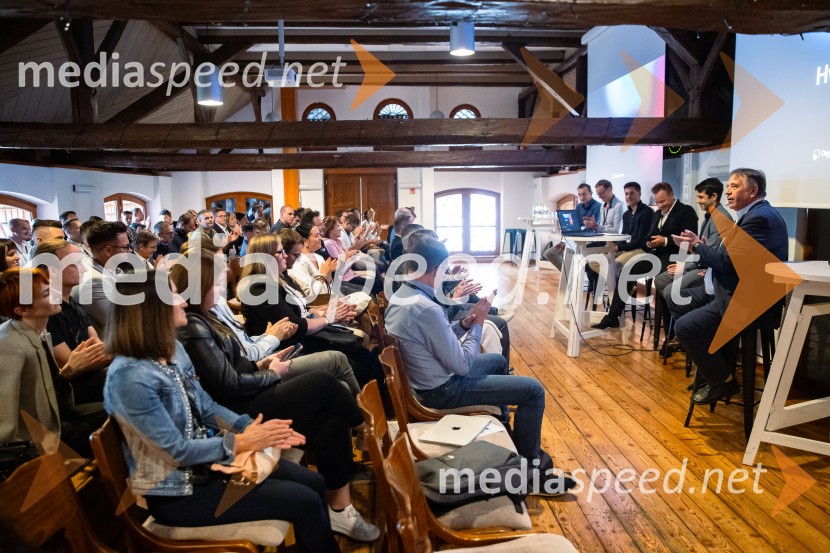 DigitalniUm, Digitalni preskok v proizvodnji