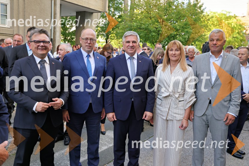  Rok Šimenc, Državni sekretar, pristojen za kohezijsko politiko;  Ivan Meglič, Državni sekretar, pristojen za lokalno samoupravo in regionalni razvoj;  Marko Lotrič, predsednik, Državni svet;  Katja Koren Miklavec, nekdanja smučarka;  Aleksander Saša Arsenovič, župan, Mestna občina MariborV Mariboru odprli Ministrstvo za lokalno samoupravo, kohezijo in regionalni razvoj