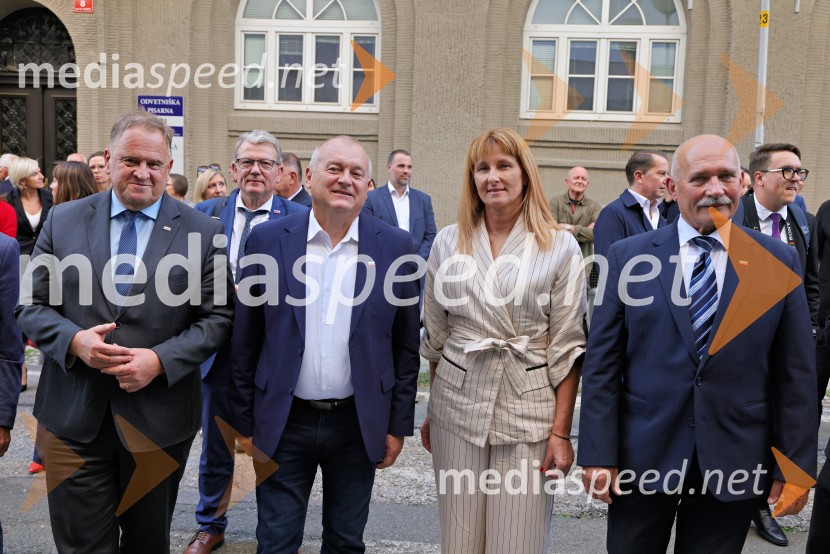  ... ;  Franc  Kangler, Državni sekretar na Ministrstvu za notranje zadeve in javno upravo;  Katja Koren Miklavec, nekdanja smučarka;  ... V Mariboru odprli Ministrstvo za lokalno samoupravo, kohezijo in regionalni razvoj
