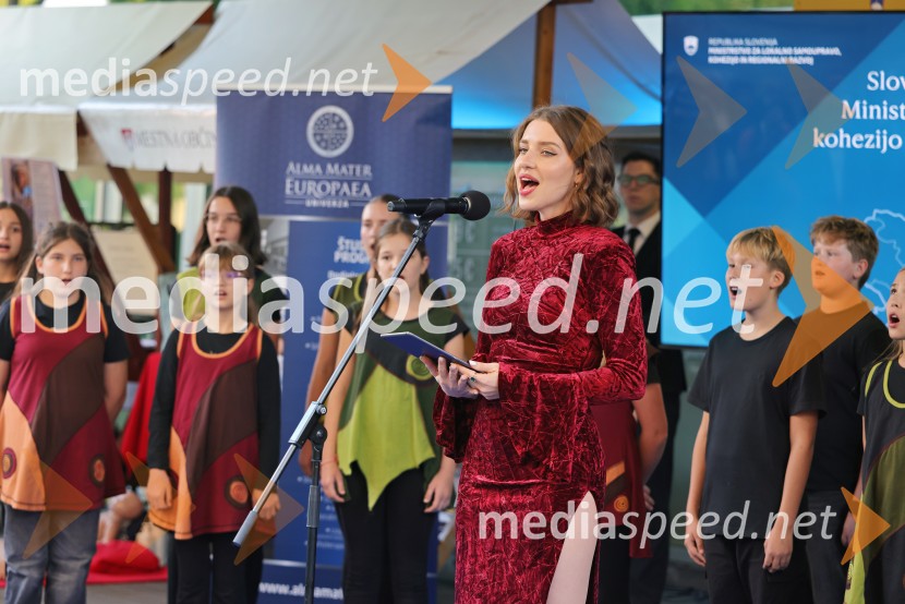  Maja Keuc, pevkaV Mariboru odprli Ministrstvo za lokalno samoupravo, kohezijo in regionalni razvoj