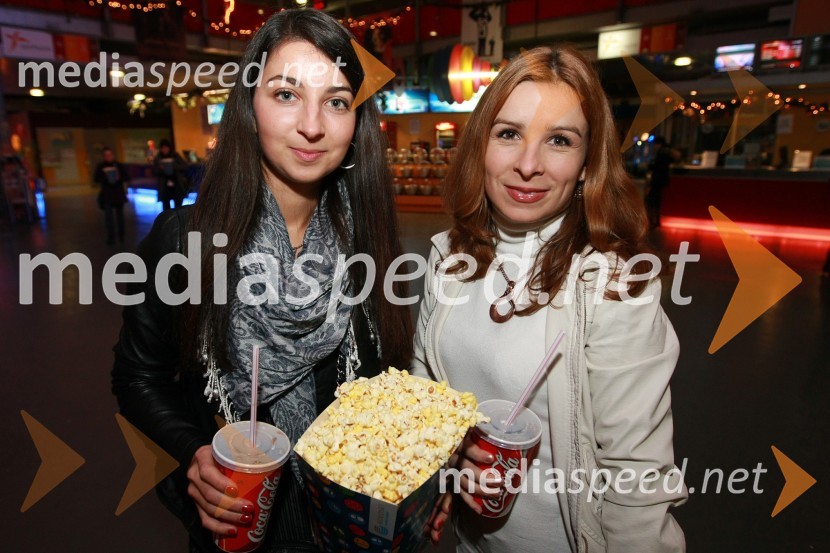 Mirjam Hancman in Jana Ujčič, TV RTS MariborMlada luna, vip premiera filma, TV RTS Maribor