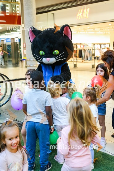 Maček Muri zavzel Citycenter in navdušil najmlajše