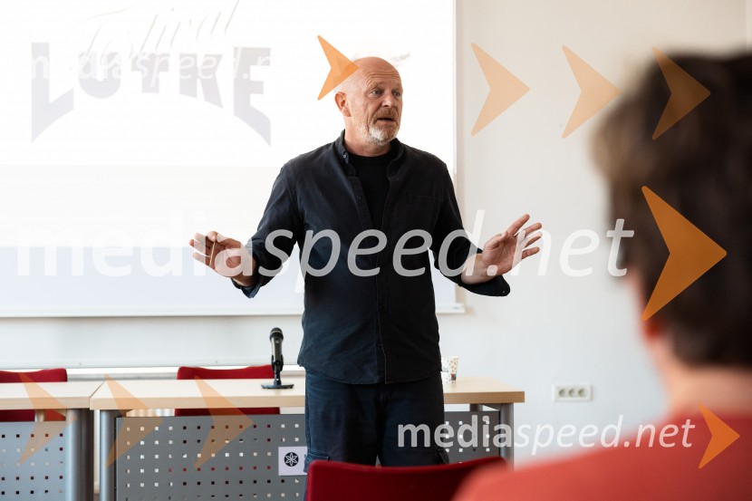  Uroš Korenčan, direktor LGL (Lutkovno gledališče Ljubljana)Ljubljana četrti dan v znamenju Festivala LUTKE 2026