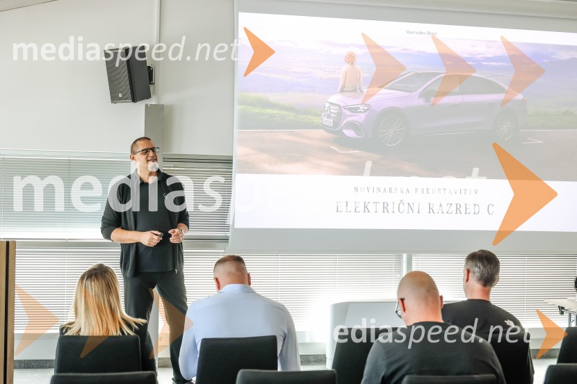 Novinarska konferenca za električni razred C