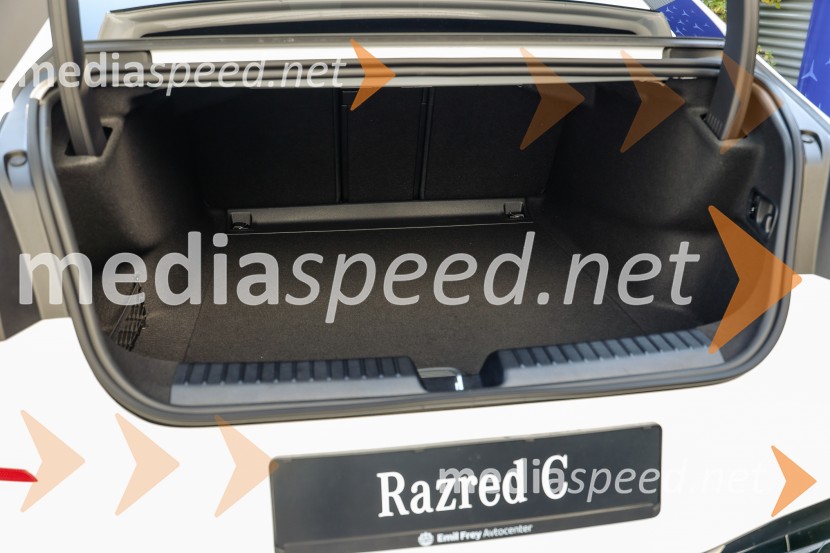 Novinarska konferenca za električni razred C
