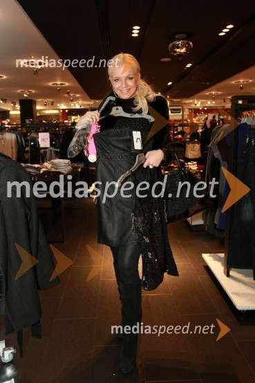 Katja Fašink, pevka in vizažistkaNew Yorker, odprtje prenovljene trgovine v Cityparku Ljubljana