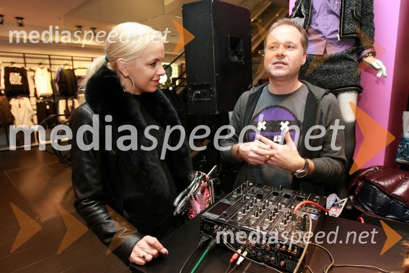 Katja Fašink, pevka in vizažistka in DJ Dean on the MikeNew Yorker, odprtje prenovljene trgovine v Cityparku Ljubljana