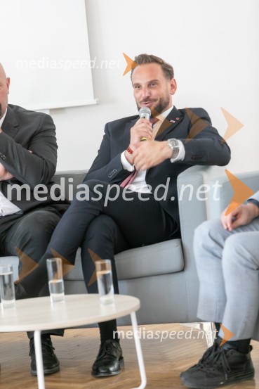  David  Klobasa, župan Občine Sveta TrojicaObčina Sveta Trojica v Slovenskih goricah z nagrado Zlati kamen 2026 za razvojno najprodornejšo občino Slovenije!