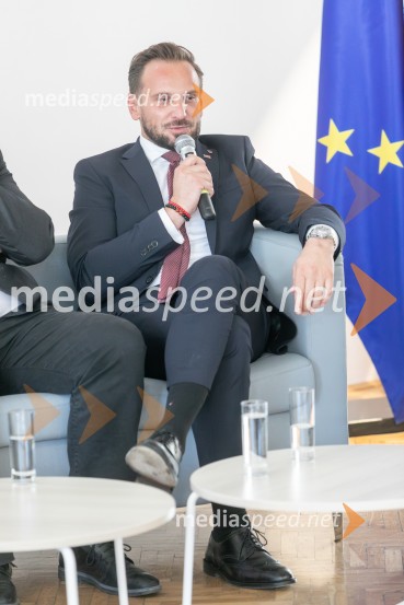  David  Klobasa, župan Občine Sveta TrojicaObčina Sveta Trojica v Slovenskih goricah z nagrado Zlati kamen 2026 za razvojno najprodornejšo občino Slovenije!
