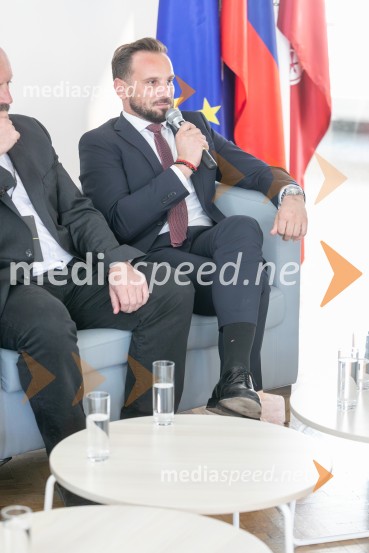  David  Klobasa, župan Občine Sveta TrojicaObčina Sveta Trojica v Slovenskih goricah z nagrado Zlati kamen 2026 za razvojno najprodornejšo občino Slovenije!