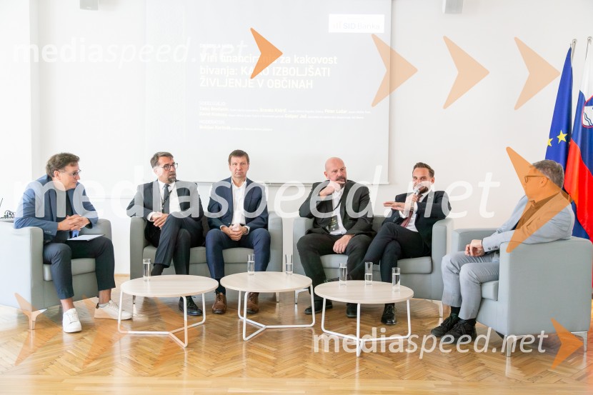  Gašper Jež, SID Banka;  Tadej Beočanin, župan občine Ajdovščina; mag. Branko Kidrič, župan, Občina Rogaška Slatina;  Peter Ložar, župan občine Terzin, član SOS;  David  Klobasa, župan Občine Sveta Trojica;  Boštjan  Koritnik, podžupan Mestne občine Ljubljana, politikObčina Sveta Trojica v Slovenskih goricah z nagrado Zlati kamen 2026 za razvojno najprodornejšo občino Slovenije!