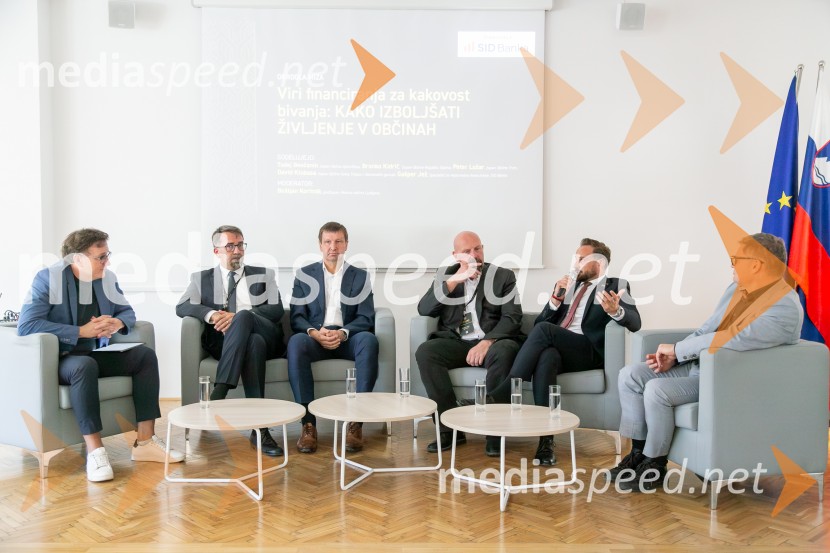  Gašper Jež, SID Banka;  Tadej Beočanin, župan občine Ajdovščina; mag. Branko Kidrič, župan, Občina Rogaška Slatina;  Peter Ložar, župan občine Terzin, član SOS;  David  Klobasa, župan Občine Sveta Trojica;  Boštjan  Koritnik, podžupan Mestne občine Ljubljana, politikObčina Sveta Trojica v Slovenskih goricah z nagrado Zlati kamen 2026 za razvojno najprodornejšo občino Slovenije!
