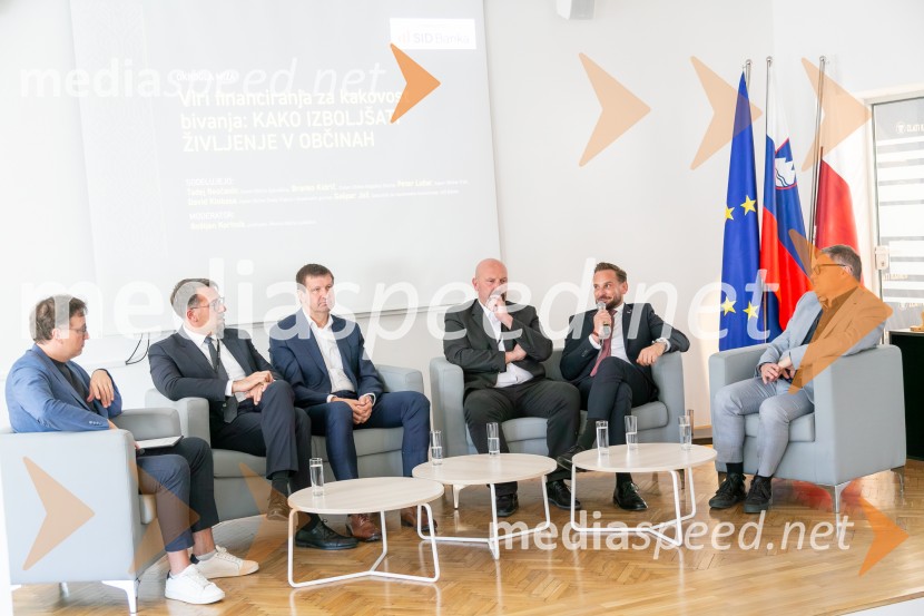  Gašper Jež, SID Banka;  Tadej Beočanin, župan občine Ajdovščina; mag. Branko Kidrič, župan, Občina Rogaška Slatina;  Peter Ložar, župan občine Terzin, član SOS;  David  Klobasa, župan Občine Sveta Trojica;  Boštjan  Koritnik, podžupan Mestne občine Ljubljana, politikObčina Sveta Trojica v Slovenskih goricah z nagrado Zlati kamen 2026 za razvojno najprodornejšo občino Slovenije!