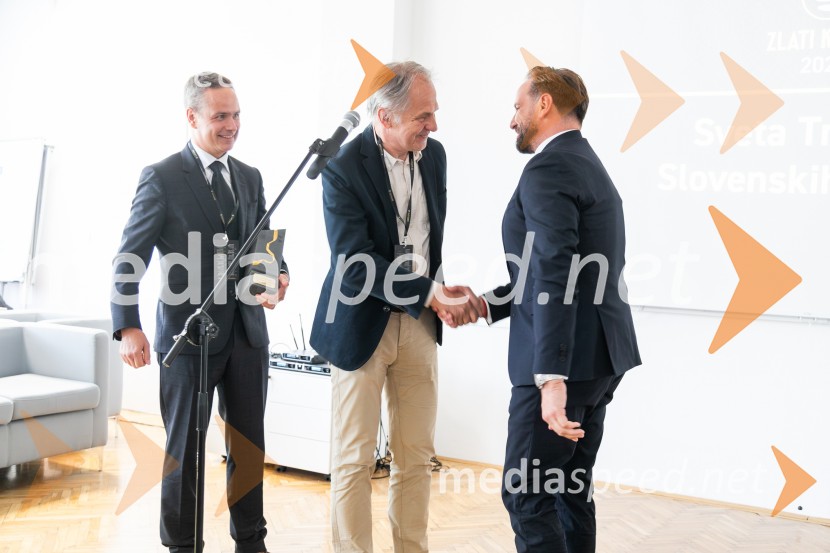  Peter  Ribarič, direktor, Planet GV d.o.o; mag.  Robert  Mulej, glavni urednik projekta Zlati kamen, SBR d.o.o.;  David  Klobasa, župan Občine Sveta TrojicaObčina Sveta Trojica v Slovenskih goricah z nagrado Zlati kamen 2026 za razvojno najprodornejšo občino Slovenije!