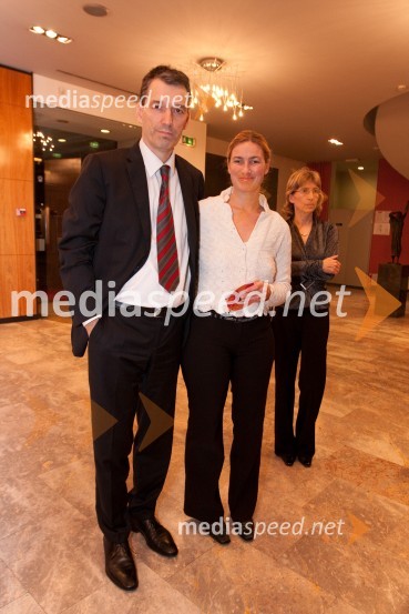 Mali zakonski zločini, premiera drame v MGL