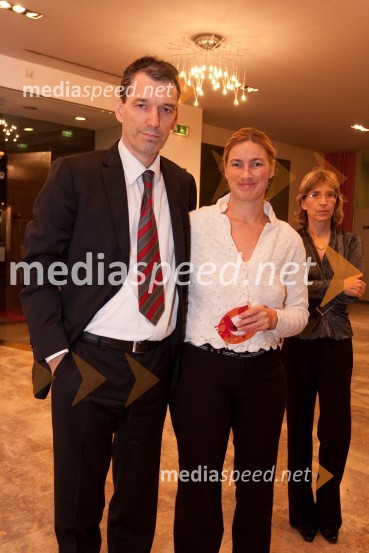 Mali zakonski zločini, premiera drame v MGL