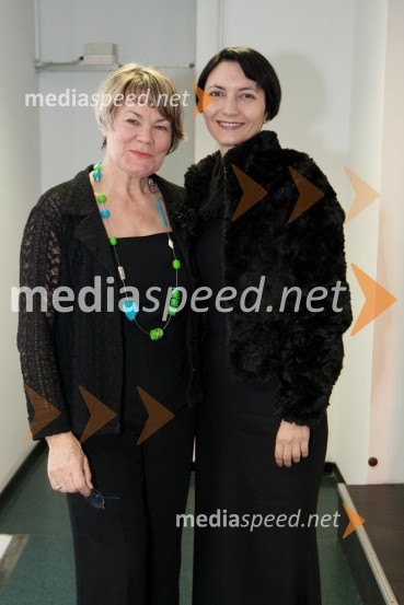 Marijana Jaklič Klanšek, pomočnica direktorice in Petra Pogorevc, dramaturginjaMali zakonski zločini, premiera drame v MGL