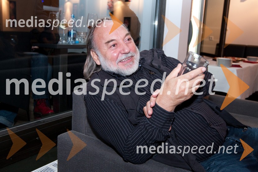 Karpo Godina, režiserMali zakonski zločini, premiera drame v MGL