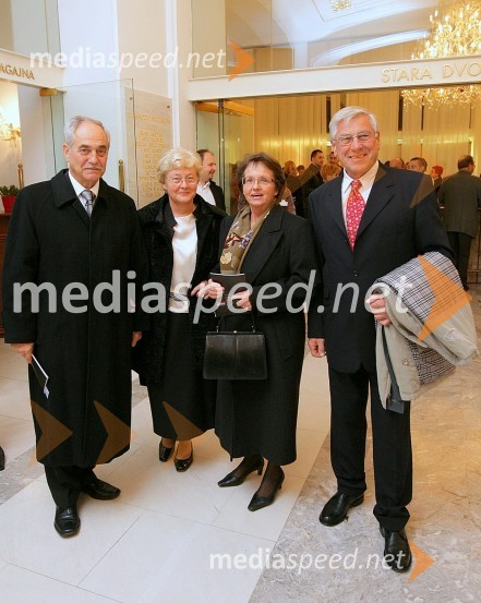 Rudi Moge, nekdanji poslanec DZ in predsednik sveta SNG Maribor, soproga Alojzija Čas Moge,  ... ter ...Netopir, premiera operete v SNG Maribor