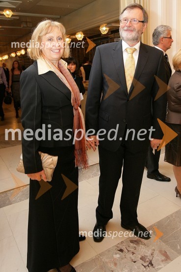 Prof. dr. Ivan Rozman, rektor Univerze v Mariboru in njegova soproga dr. Janja Črčinovič RozmanNetopir, premiera operete v SNG Maribor