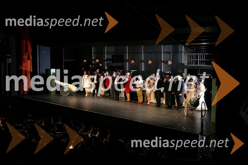 Priklon igralcevNetopir, premiera operete v SNG Maribor