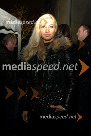 Lucija Gubenšek, TV voditeljica in manekenkaCeca, koncert