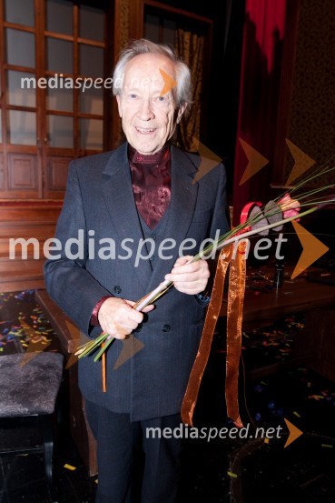 Dr. Henrik Neubauer, režiserGledališki direktor/Ženitna pogodba, premiera opere SNG Opera in balet Ljubljana