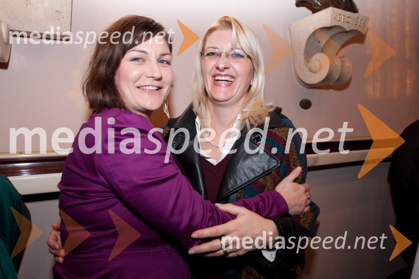 Urška Žižek, operna pevka in Ariana DebeljakGledališki direktor/Ženitna pogodba, premiera opere SNG Opera in balet Ljubljana