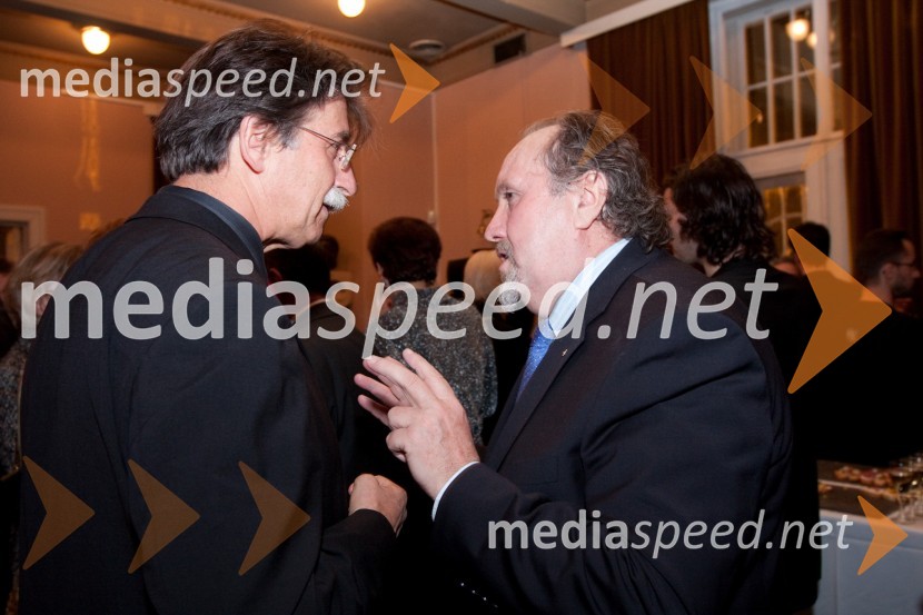 	Jožko Čuk, v.d. direktorja Slovenskega narodnega gledališča (SNG) Nova Gorica in Zdravko Perger, operni pevecGledališki direktor/Ženitna pogodba, premiera opere SNG Opera in balet Ljubljana