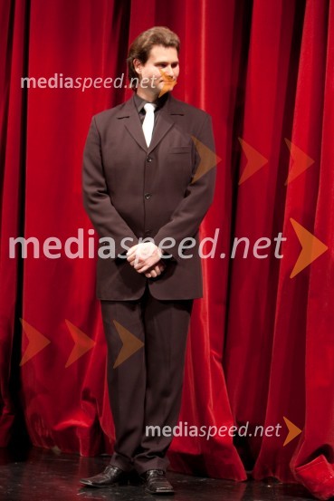 Sebastjan Podbregar, operni pevecGledališki direktor/Ženitna pogodba, premiera opere SNG Opera in balet Ljubljana