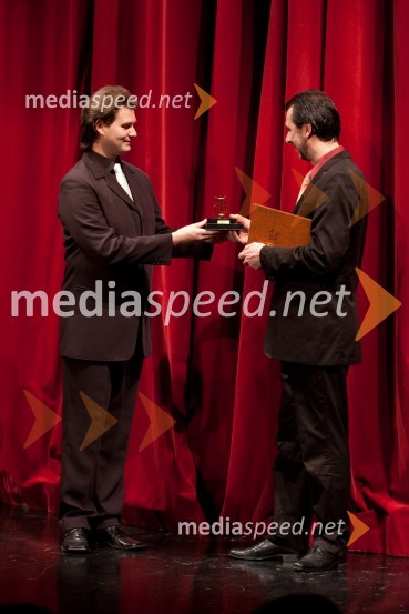 Sebastjan Podbregar, operni pevec in Robert Vrčon, operni pevecGledališki direktor/Ženitna pogodba, premiera opere SNG Opera in balet Ljubljana