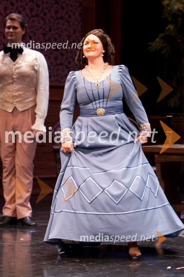 Urška Žižek, operna pevkaGledališki direktor/Ženitna pogodba, premiera opere SNG Opera in balet Ljubljana