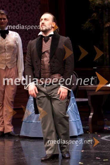 Jože Vidic, operni pevecGledališki direktor/Ženitna pogodba, premiera opere SNG Opera in balet Ljubljana