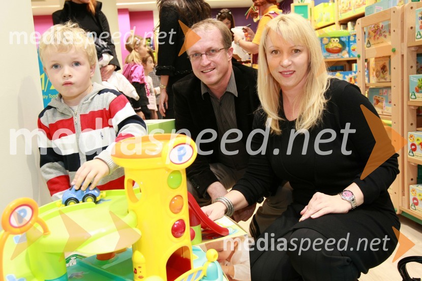 Matjaž Šteblaj, Slowatch, njegova življenjska sopotnica Tjaša Šolar in njun sin BlažMothercare, otvoritev trgovine v BTC Ljubljana