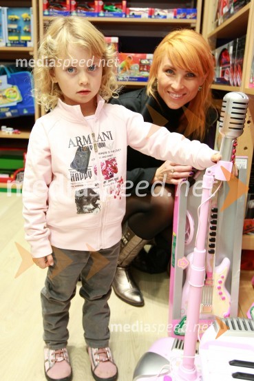 Vesna Jankovič in hči JuliaMothercare, otvoritev trgovine v BTC Ljubljana