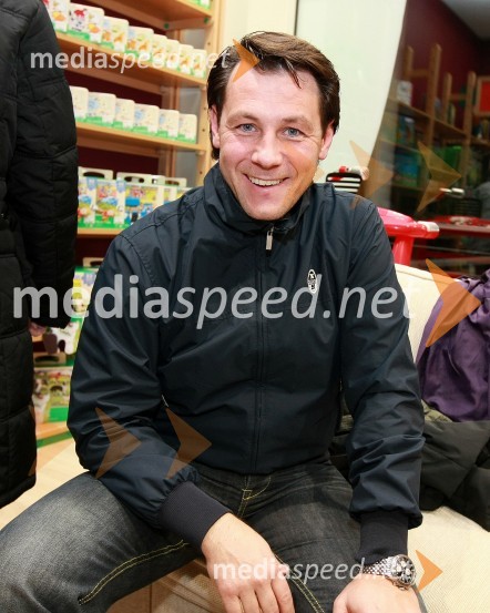 Marko Vozelj, pevecMothercare, otvoritev trgovine v BTC Ljubljana