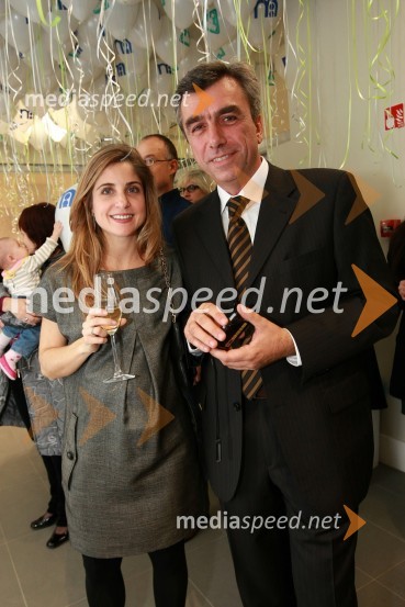 Violetta Lappas in John Skovolas, poslovno razvojni direktor, MothercareMothercare, otvoritev trgovine v BTC Ljubljana