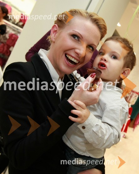Barbara Plavec Brodnjak, modna kreatorka in sin BorMothercare, otvoritev trgovine v BTC Ljubljana