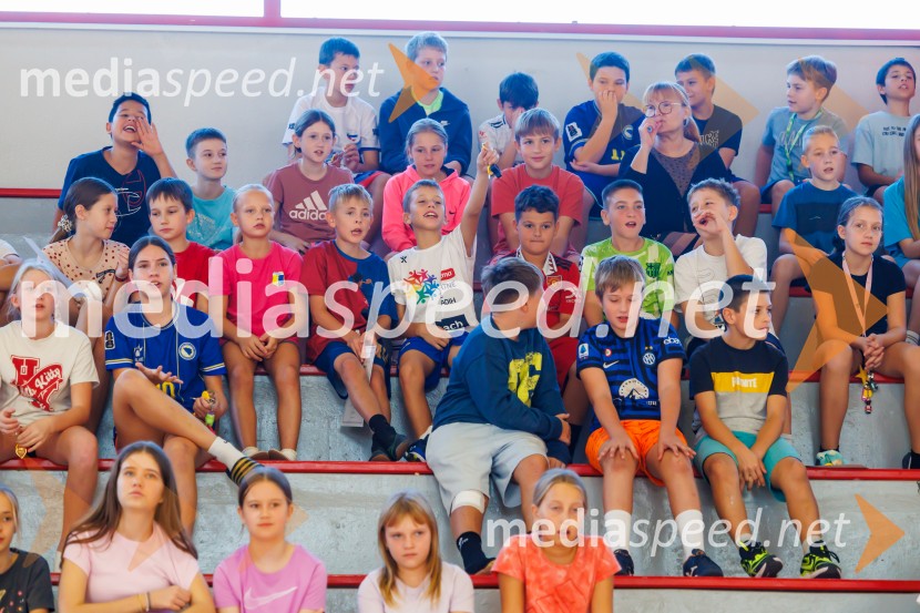 Športno dopoldne z Vesno Ponorac razgibalo učence OŠ Škofije