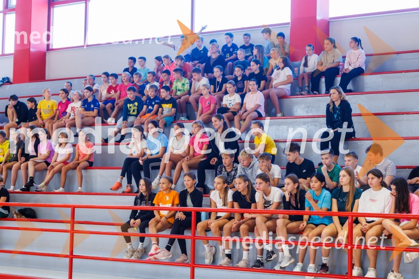Športno dopoldne z Vesno Ponorac razgibalo učence OŠ Škofije