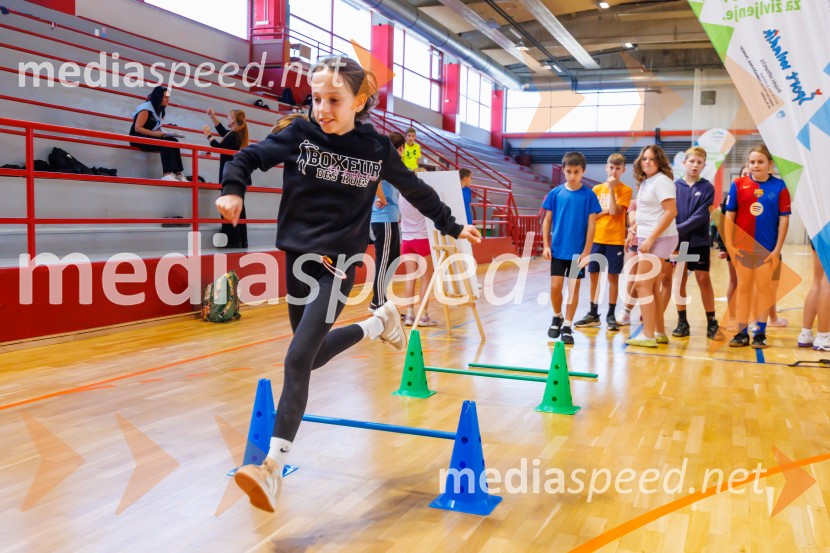 Športno dopoldne z Vesno Ponorac razgibalo učence OŠ Škofije
